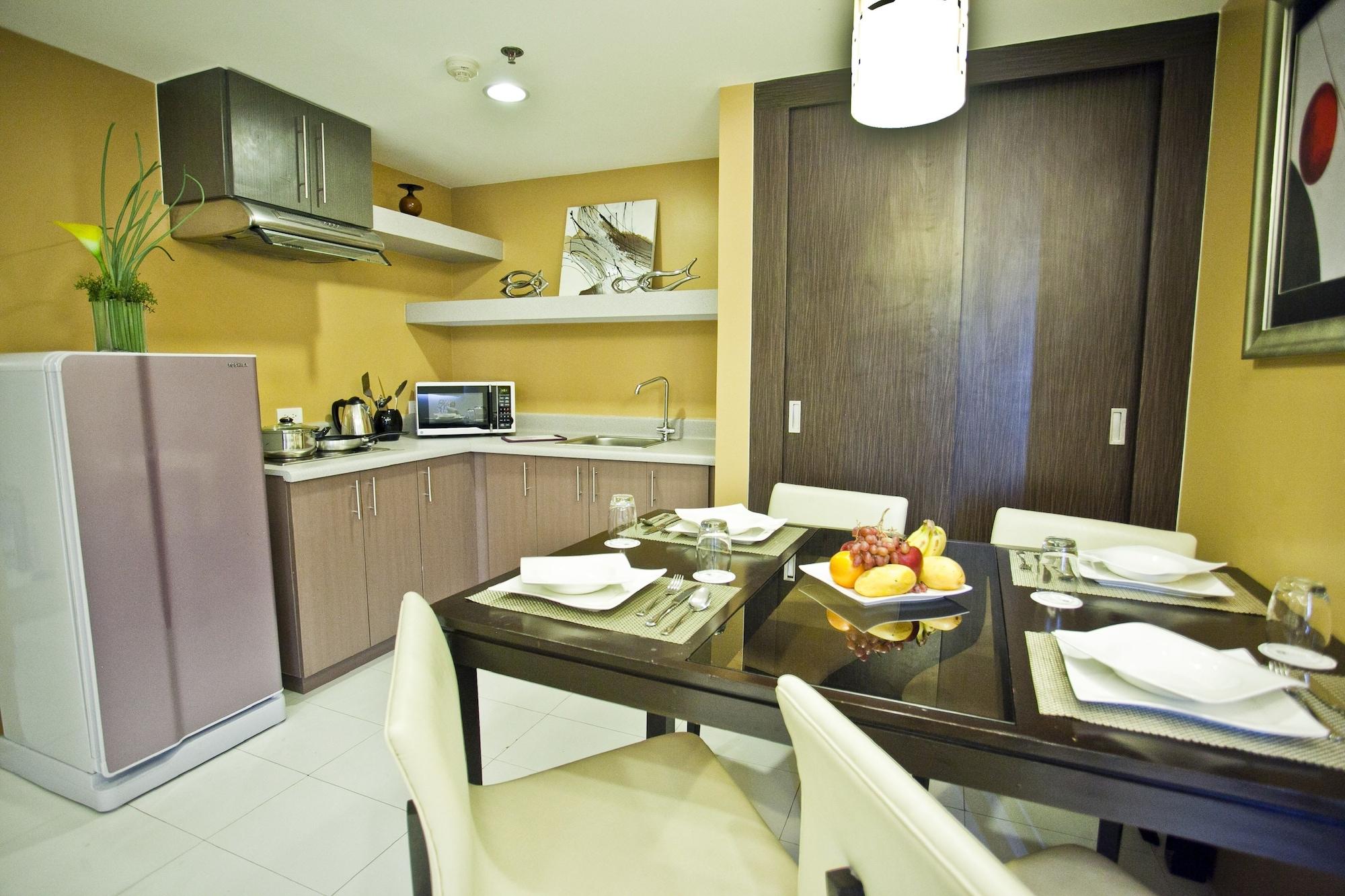 The Exchange Regency Residence Hotel Managed By Hii Pasig City Exterior photo